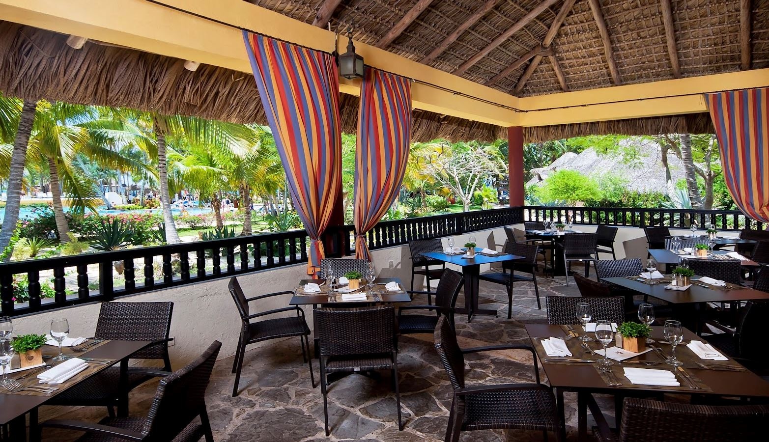 restaurants-