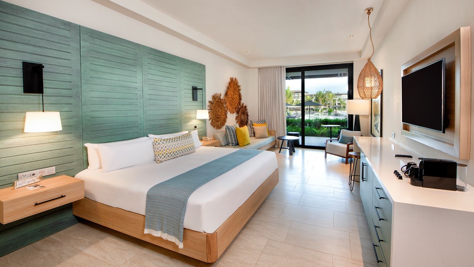 rooms-resort-king--ocean-view-junior-suite