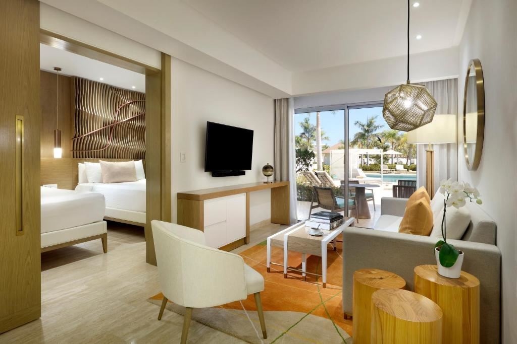 rooms-suite-swim-up