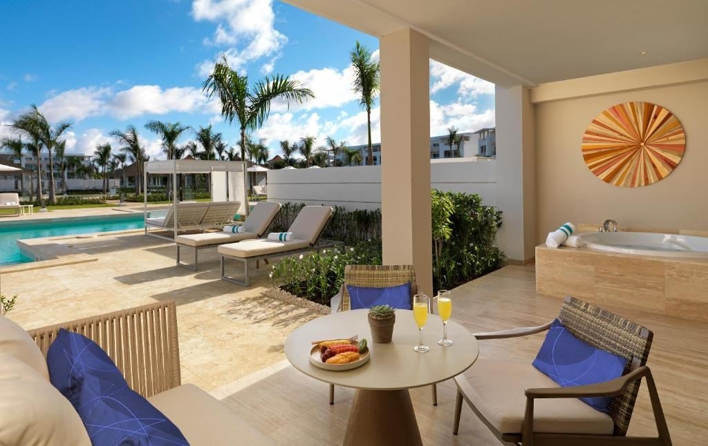rooms-master-suite-swim-up