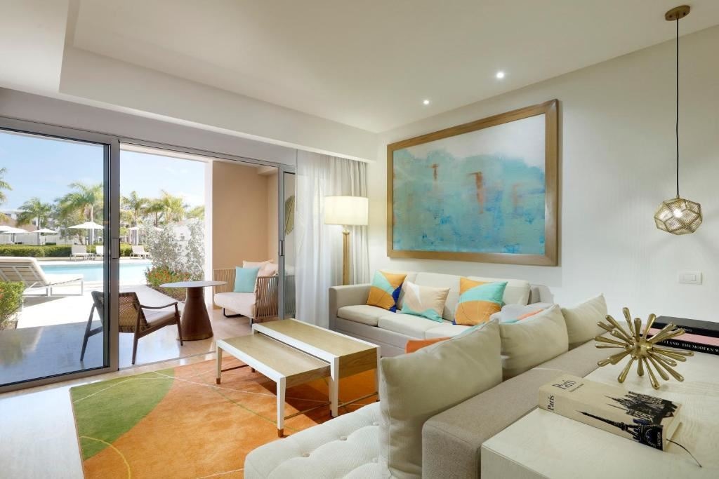 rooms-master-suite-swim-up