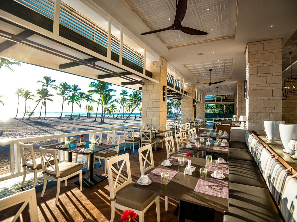 restaurants-shutters-beachside