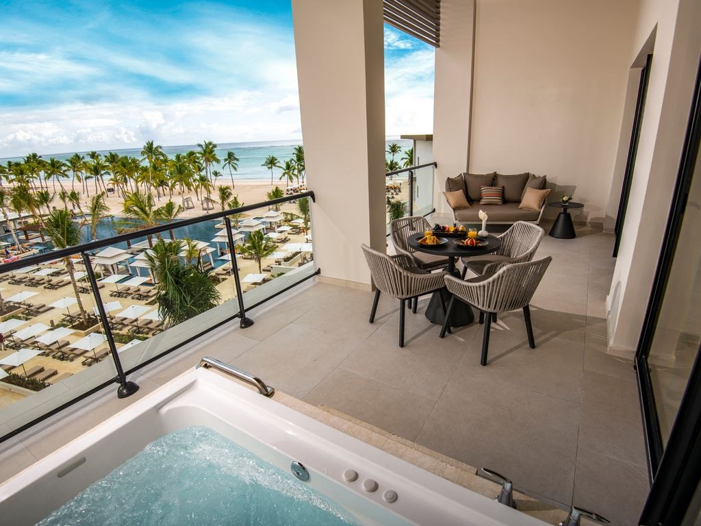 rooms-club-ocean-view-one-bedroom-master-suite