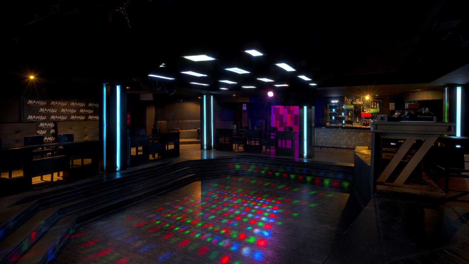 bars-first-club