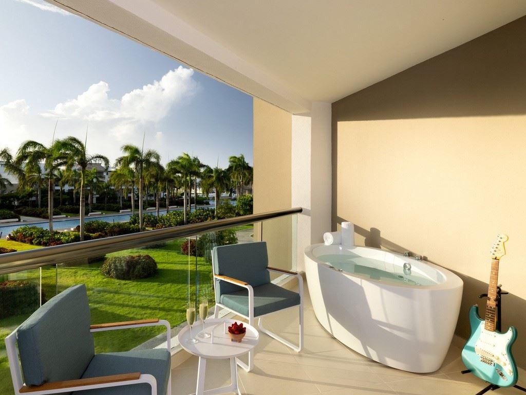 rooms-caribbean-suite
