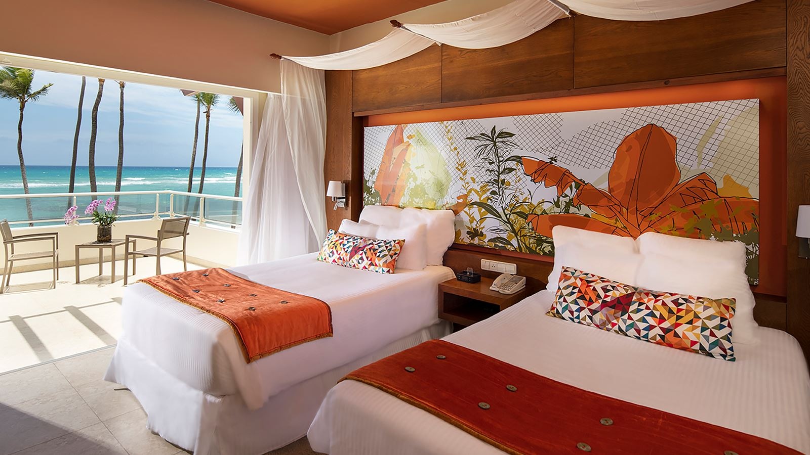 rooms-xhale-club-master-suite-oceanfront-view