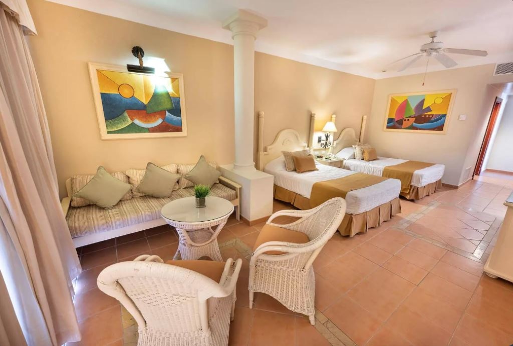 rooms-2-double-beds-junior-suite