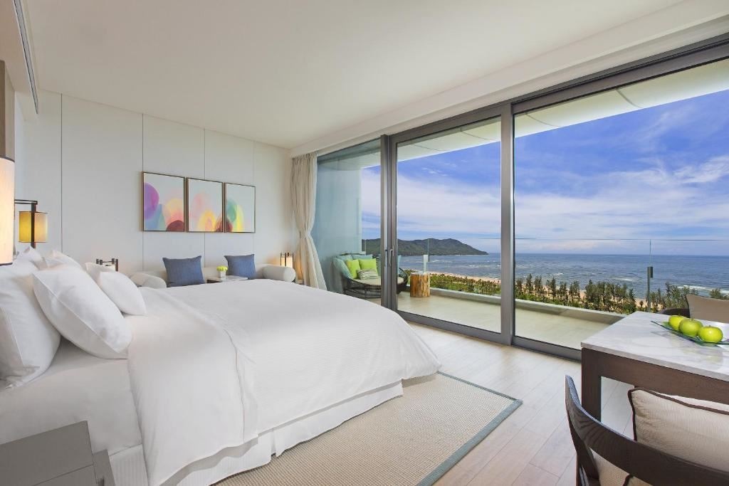 rooms-deluxe-ocean-room