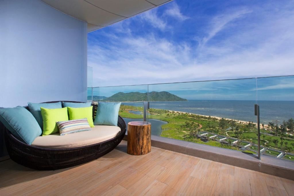 rooms-deluxe-ocean-room