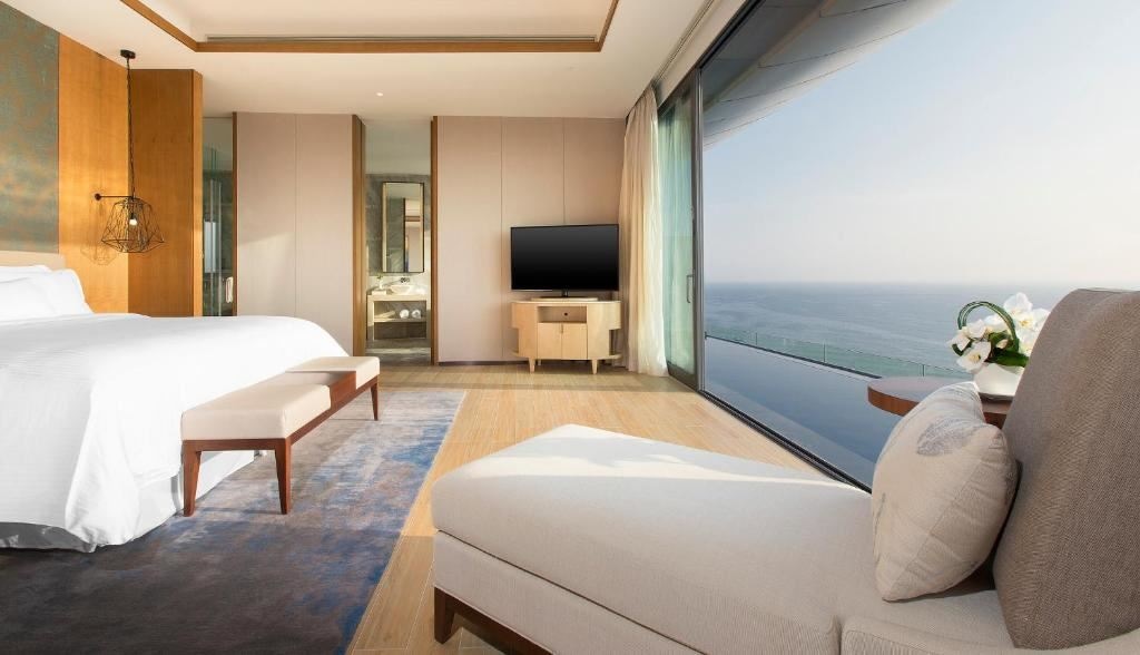 rooms-grand-oceanfront-suite