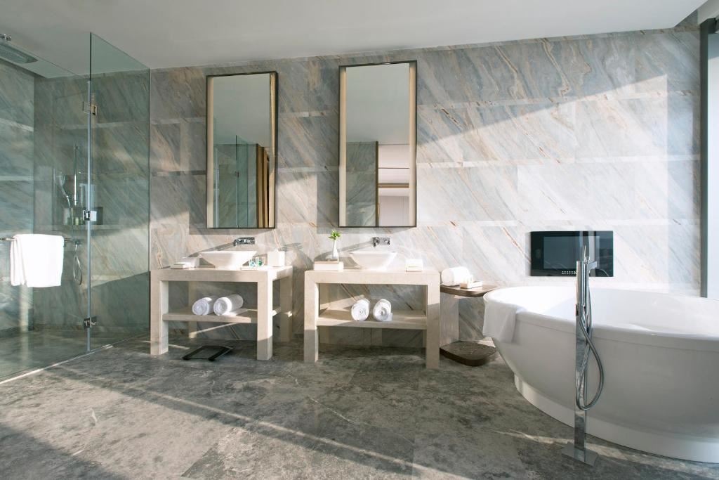 rooms-grand-oceanfront-suite