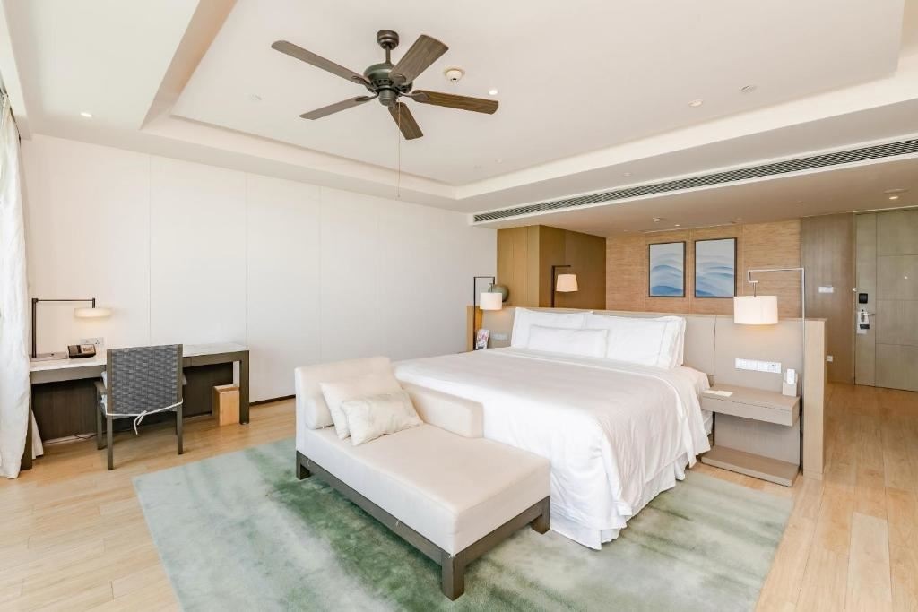 rooms-oceanfront-studio
