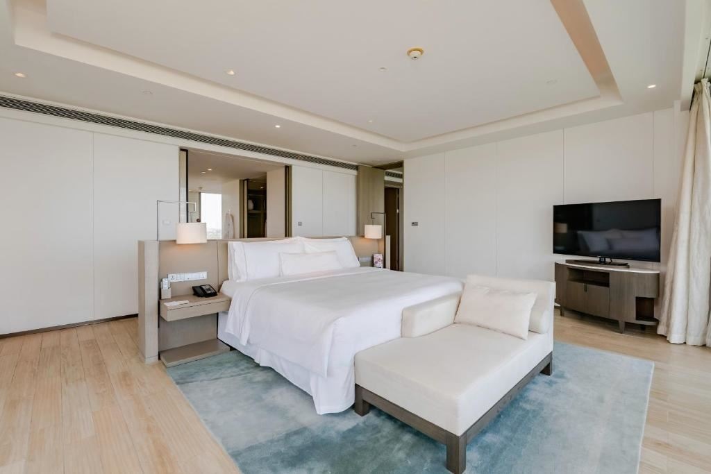 rooms-deluxe-suite