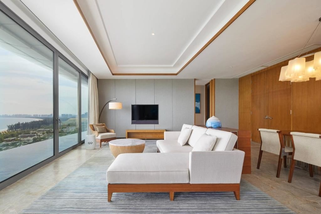rooms-grand-oceanfront-suite
