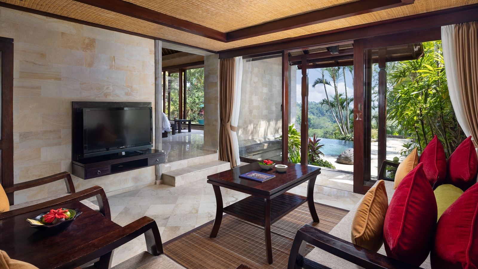rooms-royal-pool-villa