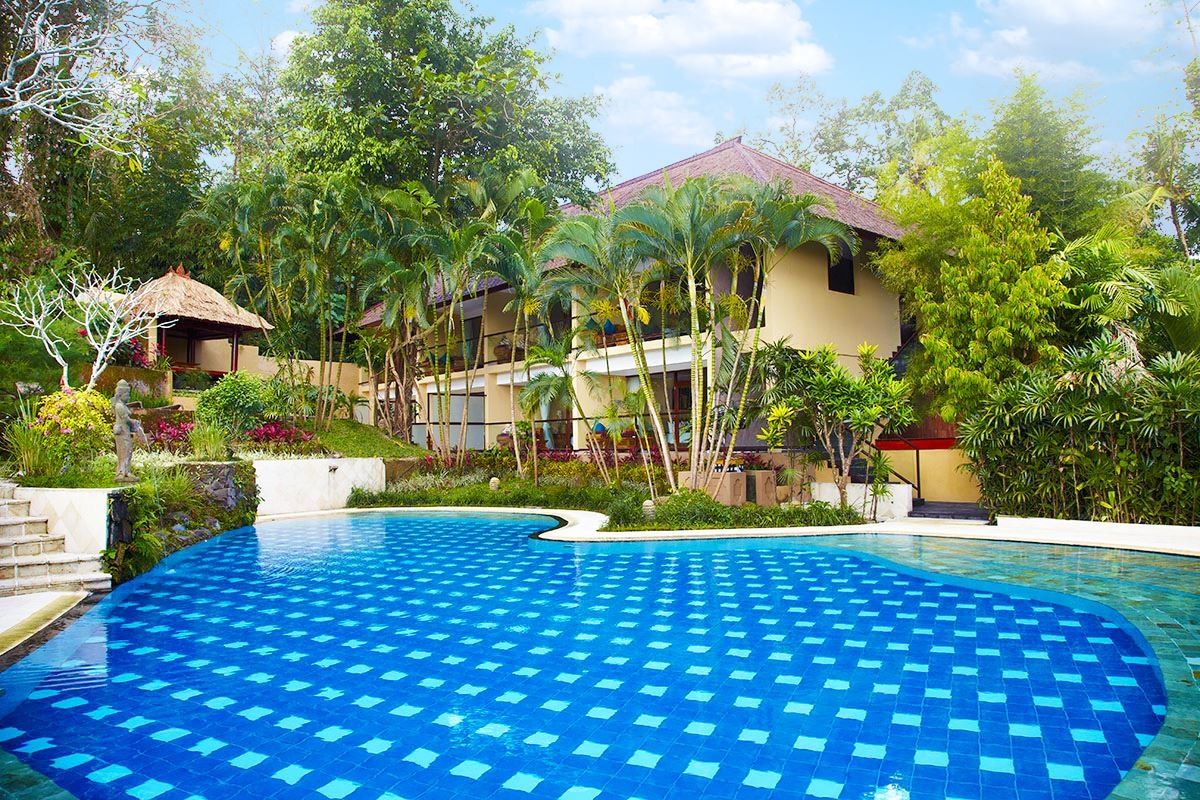 rooms-pool-view-suite