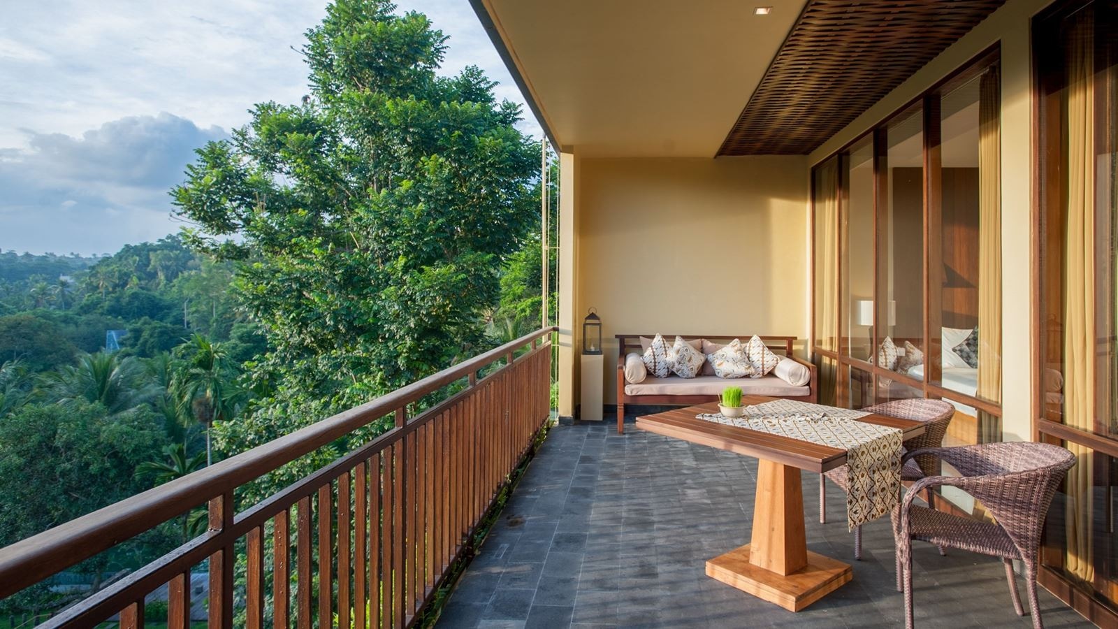 rooms-bisma-suite