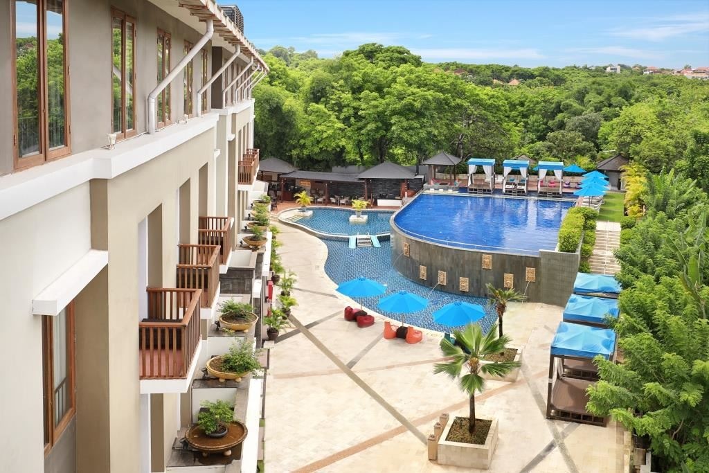 pools-outdoor-pool