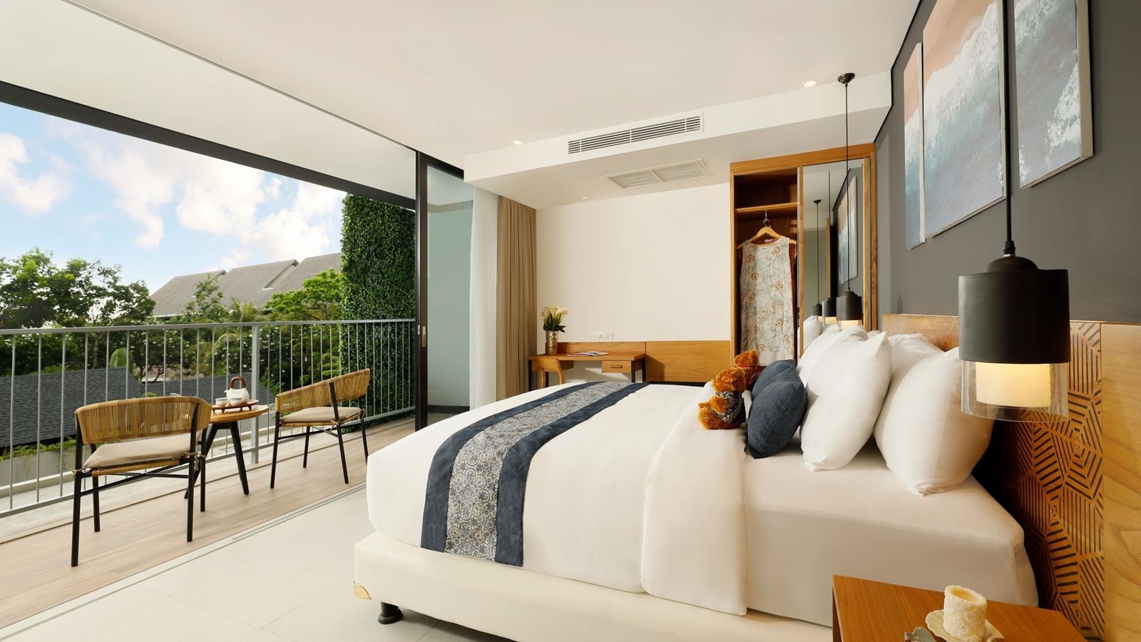 rooms-deluxe-suite