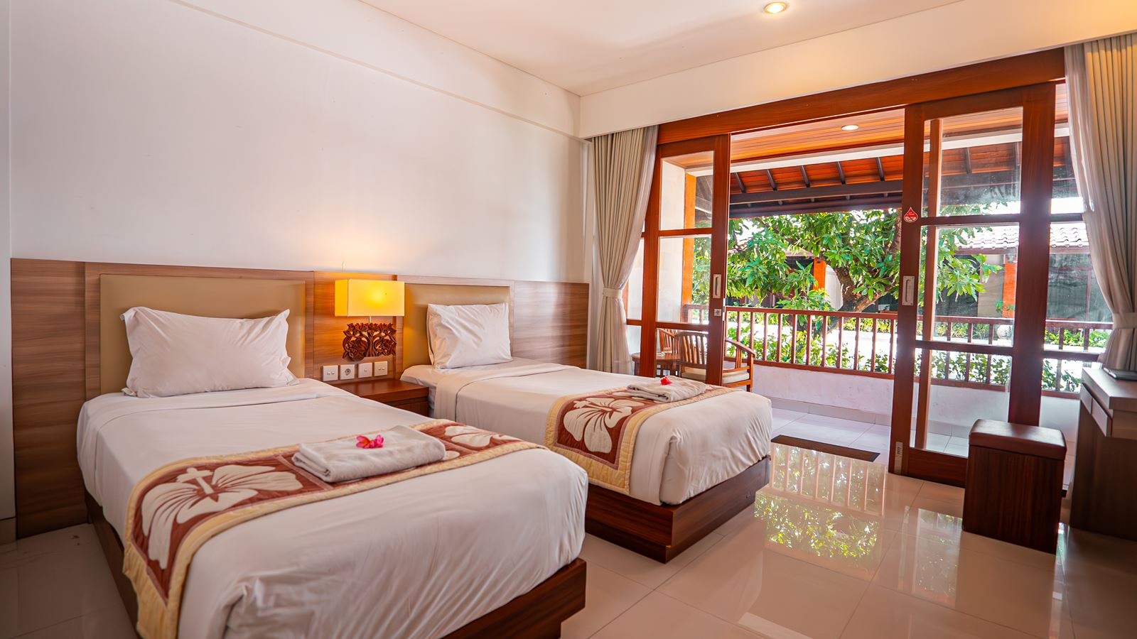 rooms-deluxe-room