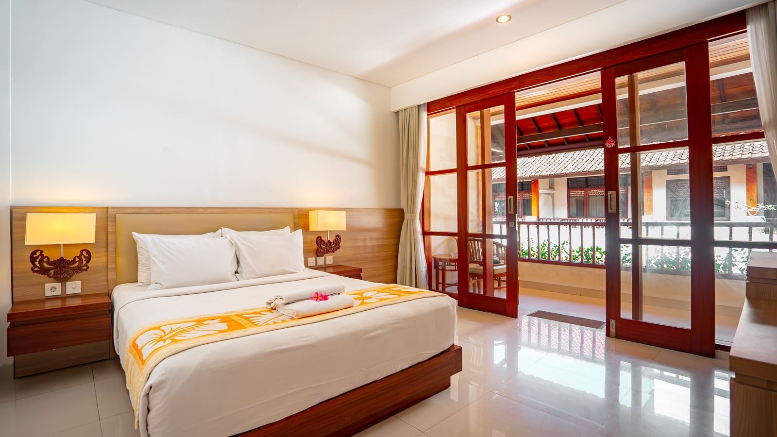 rooms-deluxe-room