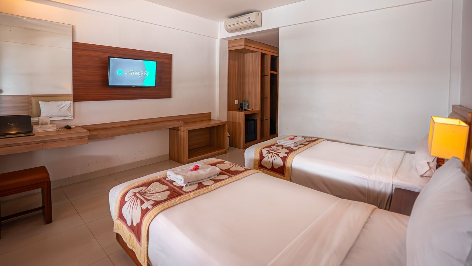 rooms-deluxe-room