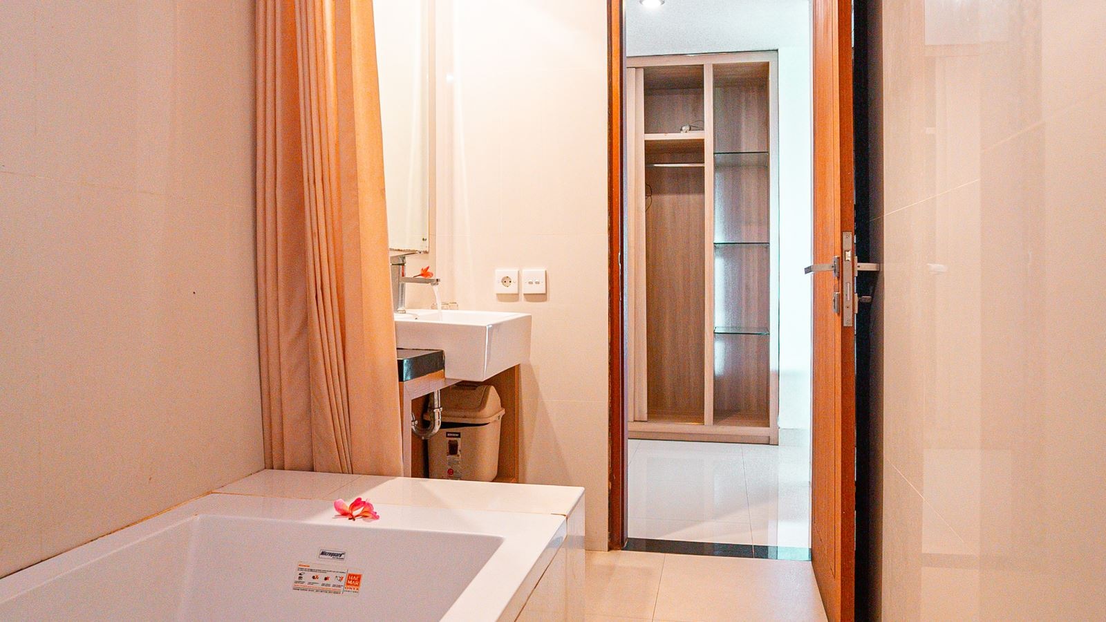 rooms-deluxe-garden-view
