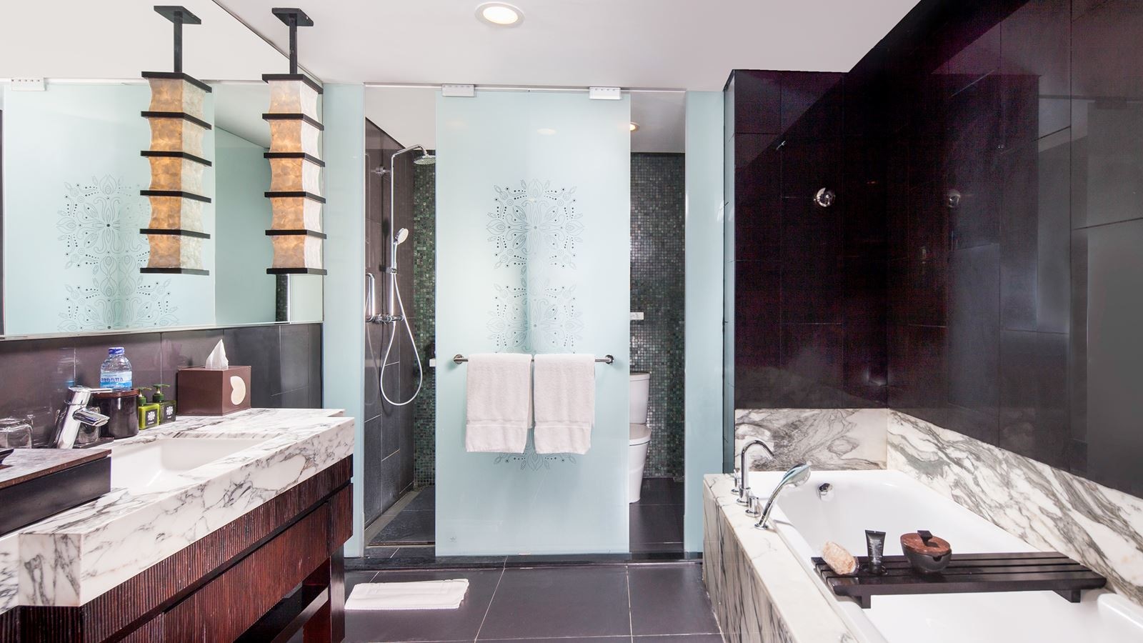 rooms-deluxe-suite