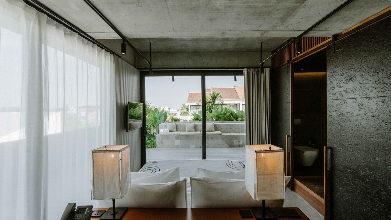 rooms-pool-studio