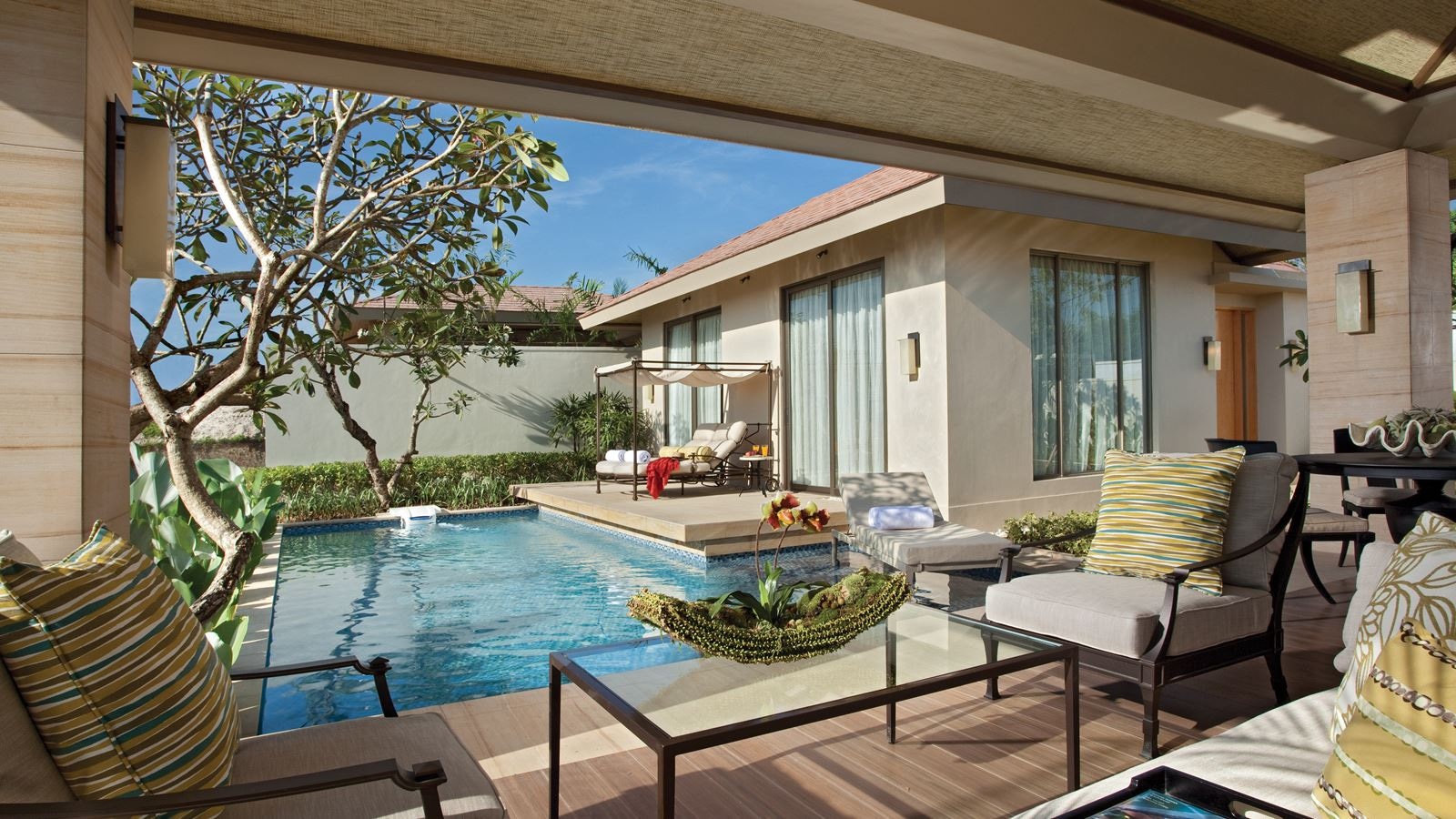 rooms-one-bedroom-villa--garden-view