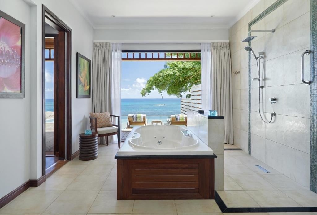rooms-grand-ocean-view-villa-with-infinity-pool