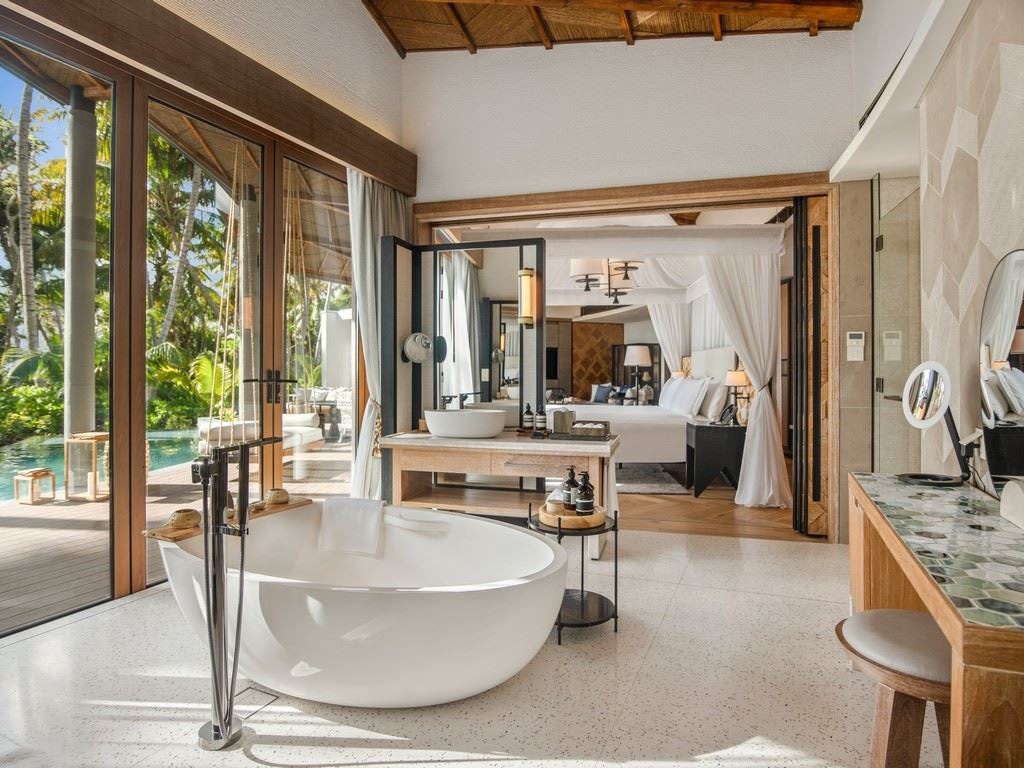 rooms-one-bedroom-grand-hawksbill-pool-villa
