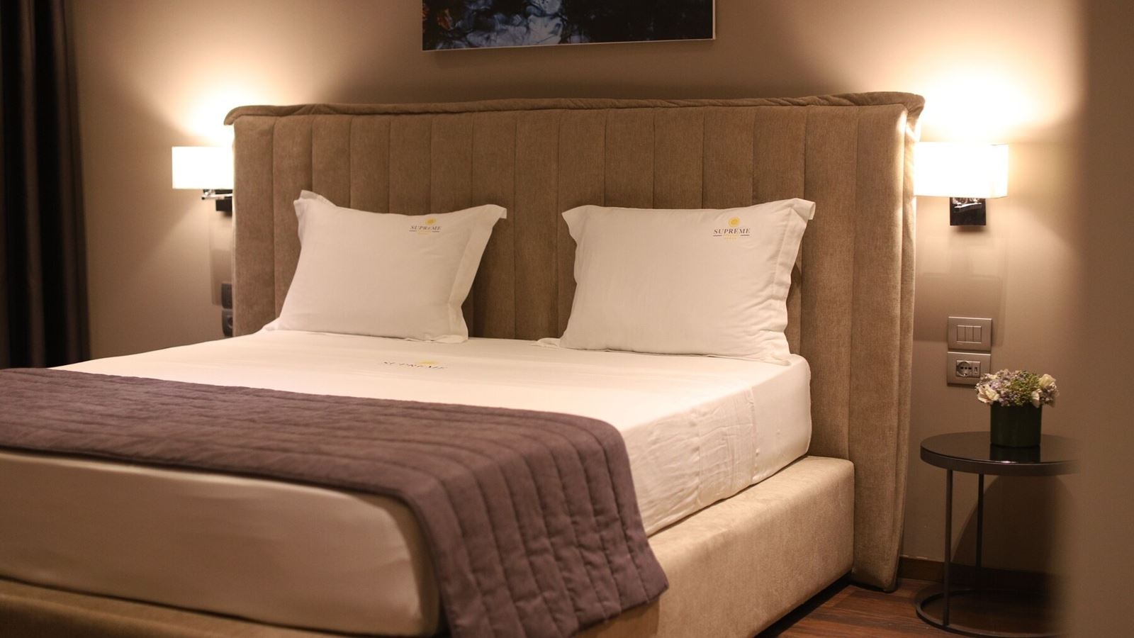 rooms-standard-familyroom-balcony