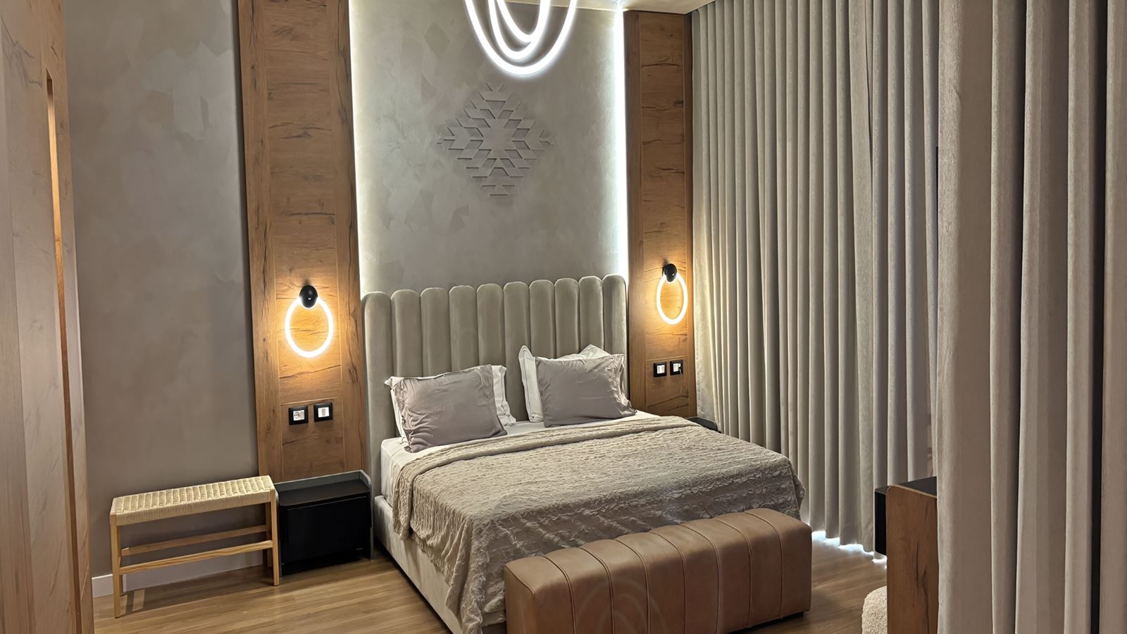 rooms-suite-with-jacuzzi
