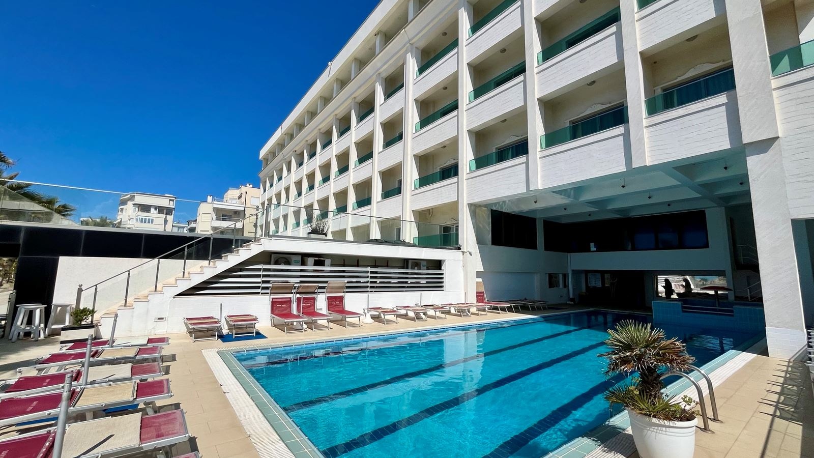 pools-outdoor-pool