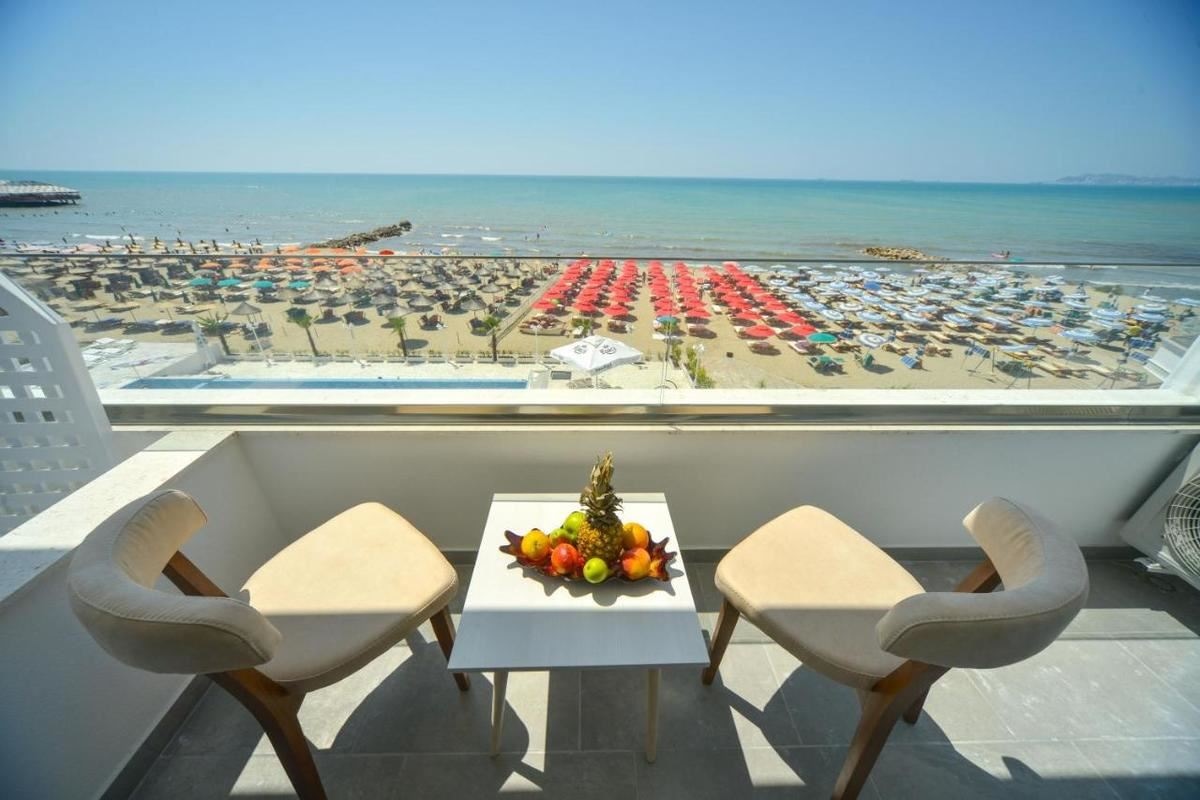 rooms-double-room-balcony