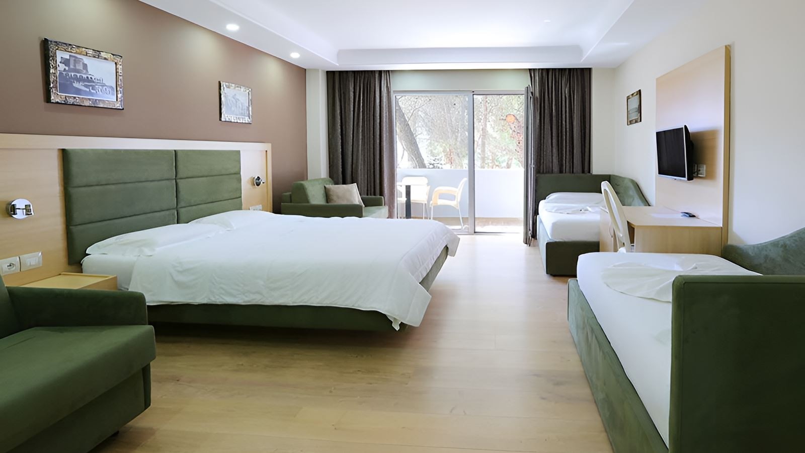 rooms-quad-room