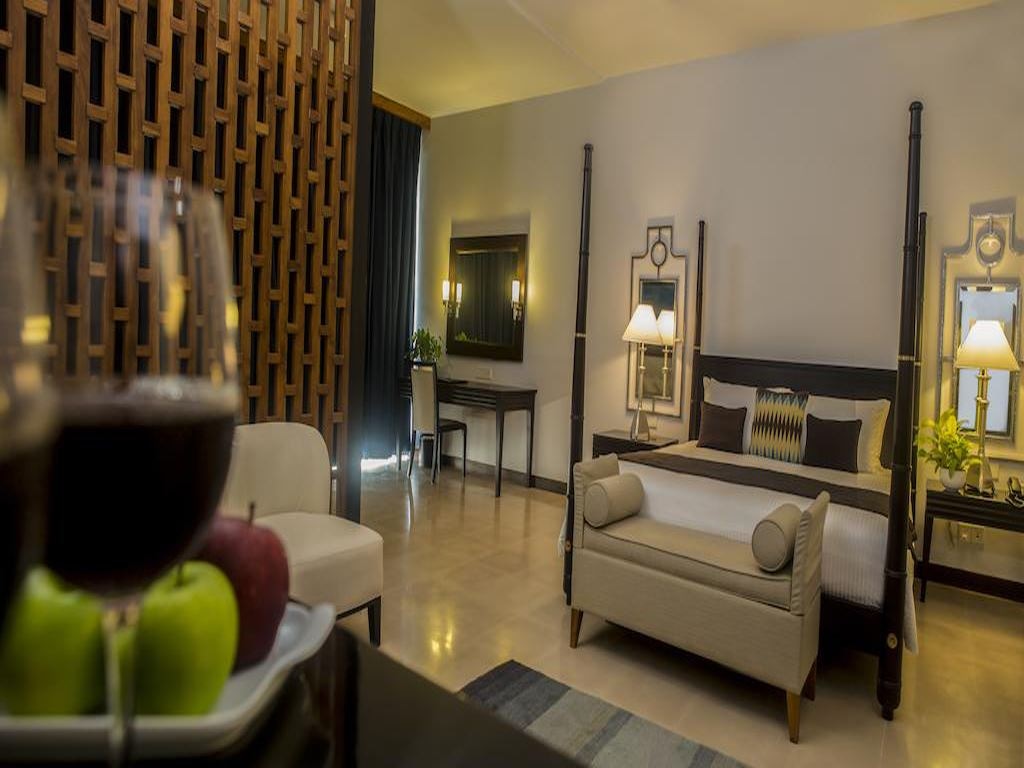 rooms-club-suite