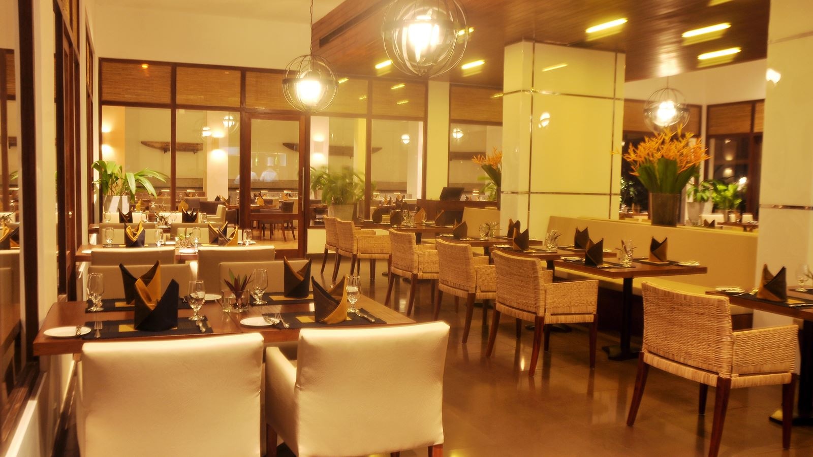 restaurants-the-nautilus