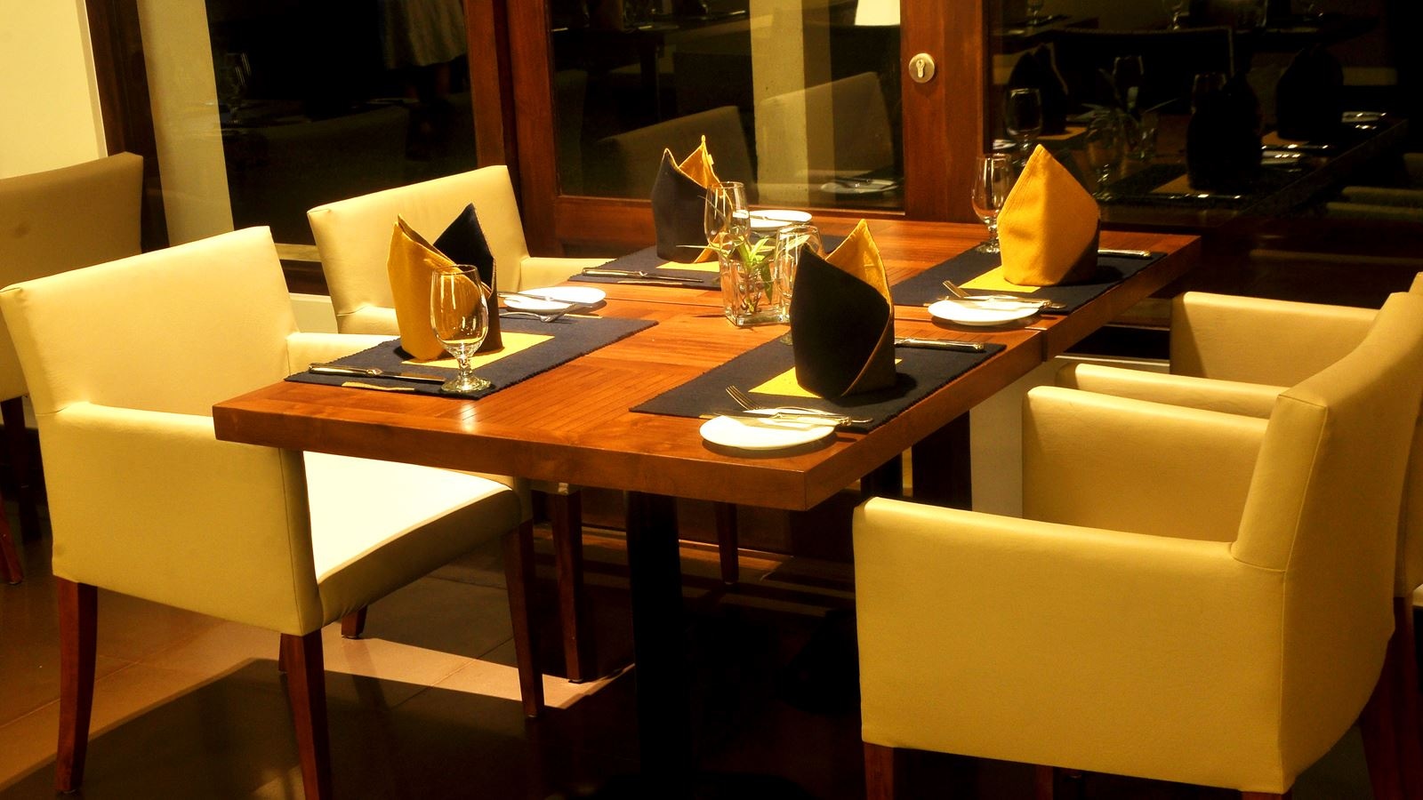 restaurants-the-nautilus
