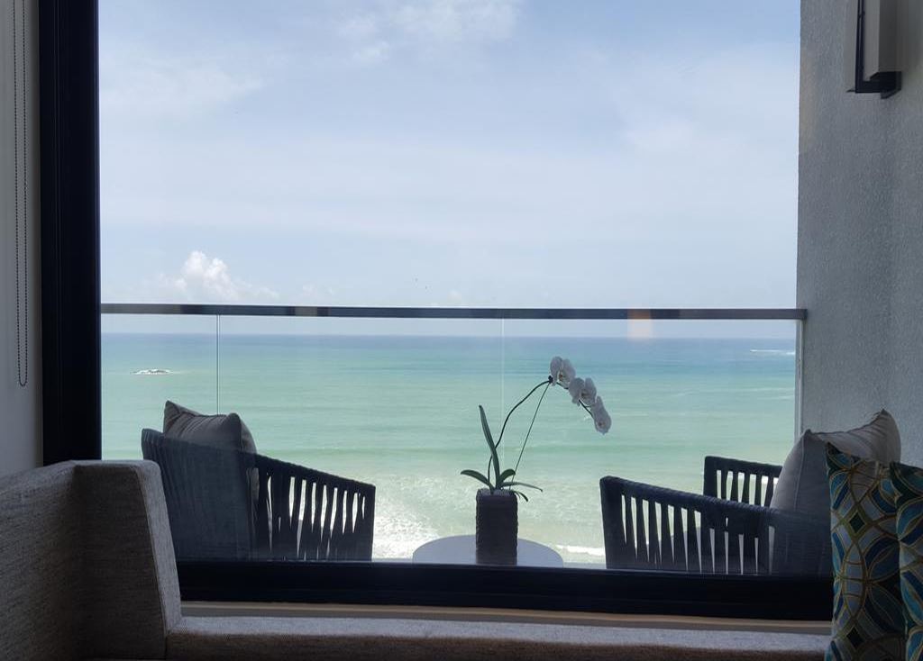 rooms-luxe-ocean-suite