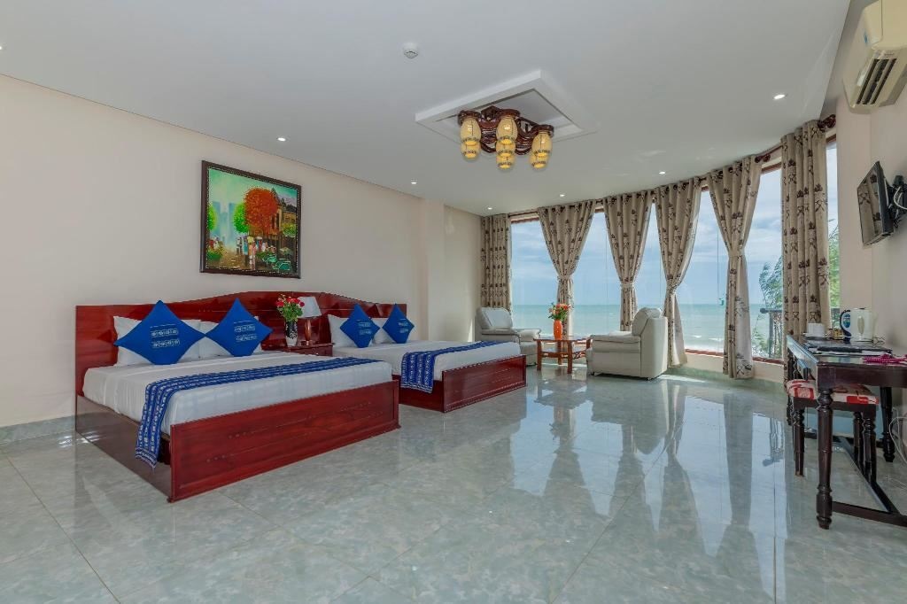 rooms-suite-room-front-ocean-view