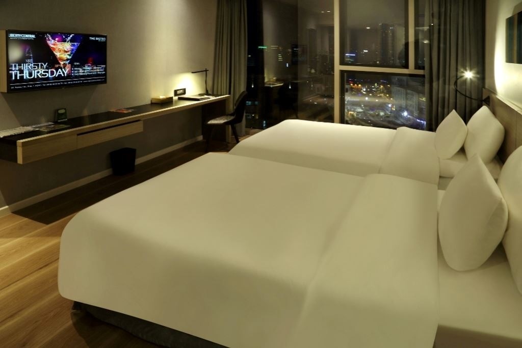 rooms-deluxe-room