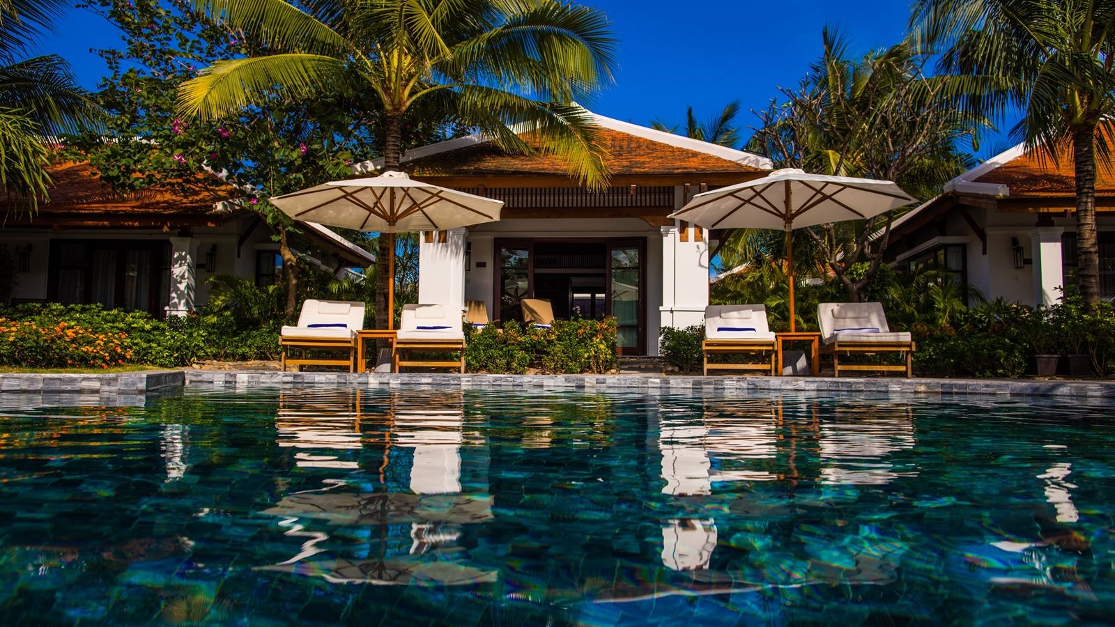rooms-pool-view-villa
