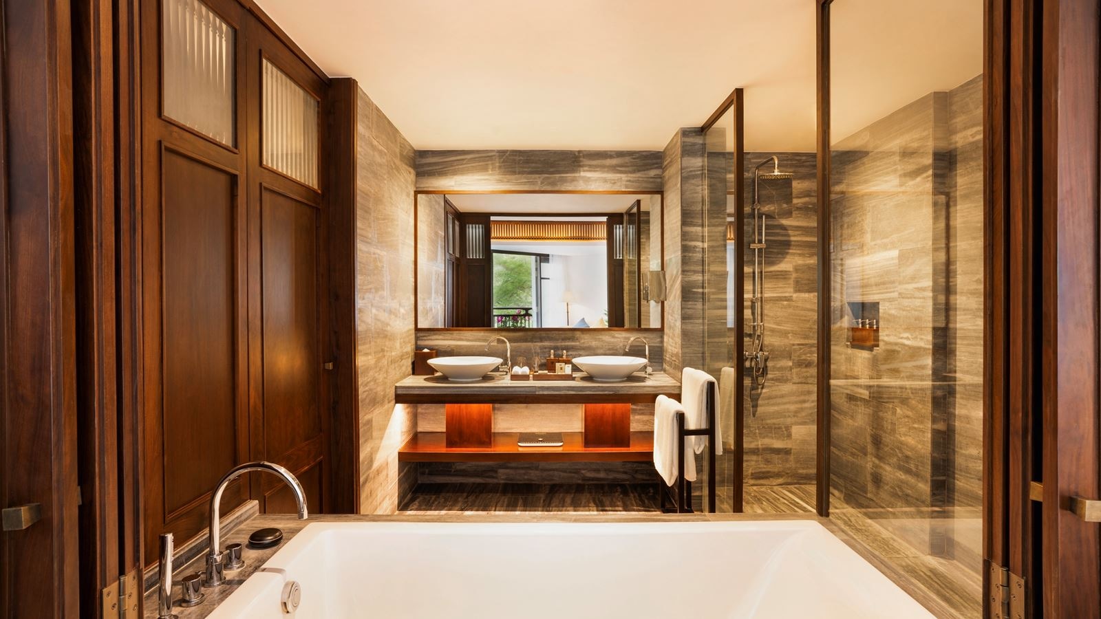 rooms-deluxe-room