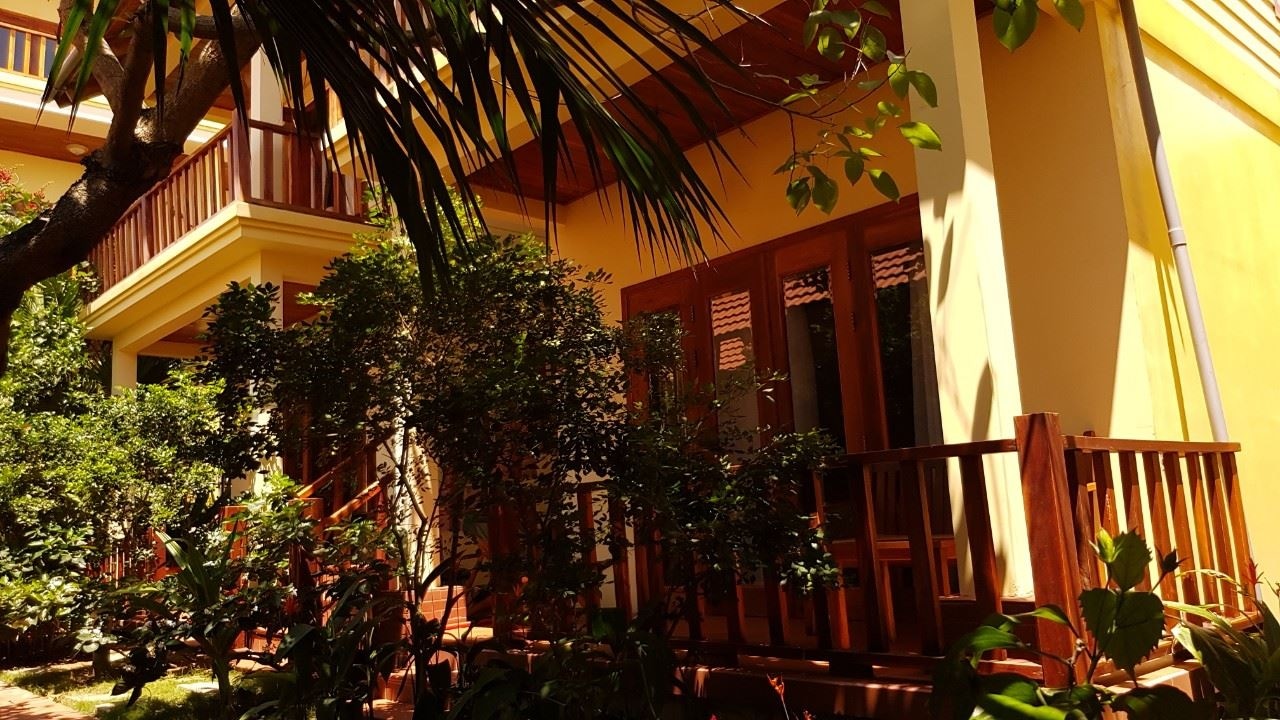 rooms-deluxe-double-roh-garden-view-with-terrace