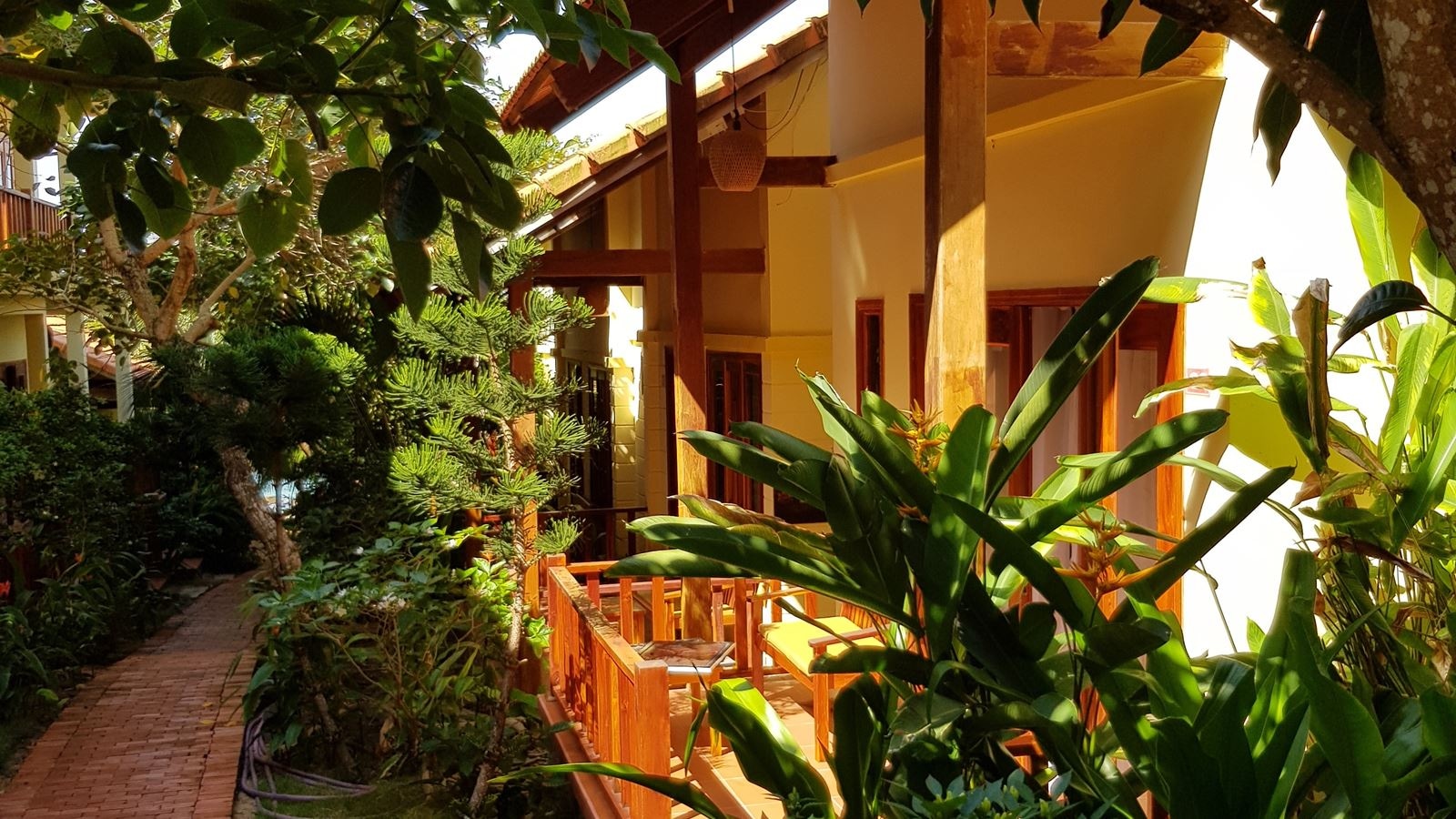 rooms-bungalow-double-roh-garden-view-with-terrace