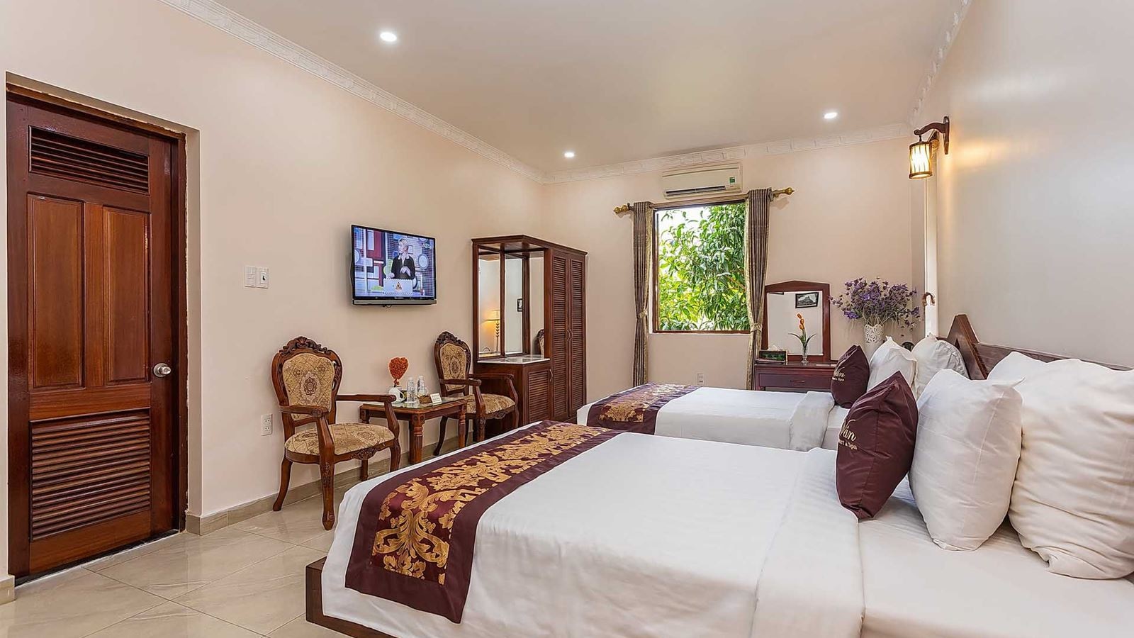 rooms-beach-bungalow-room