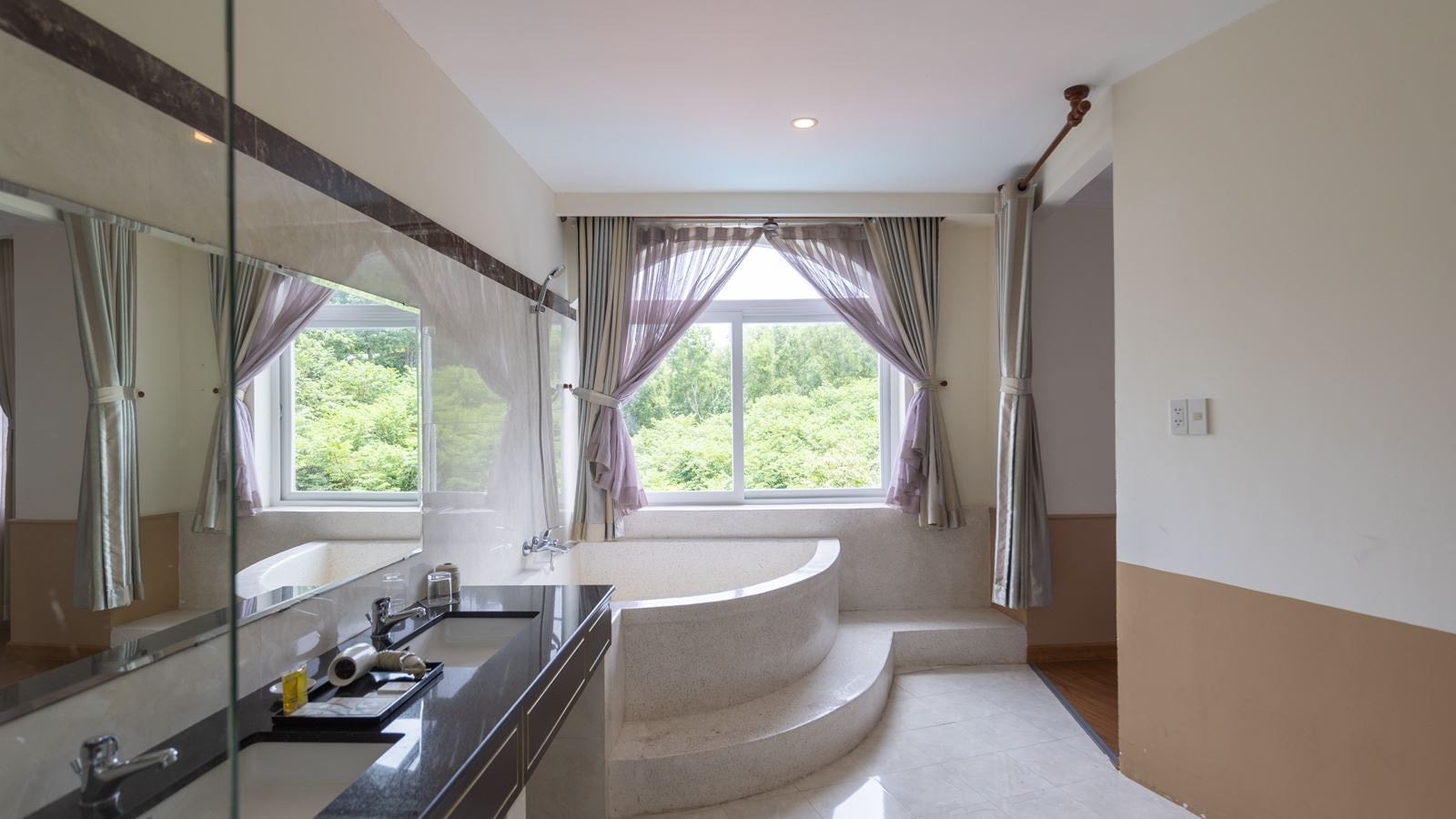 rooms-deluxe-room