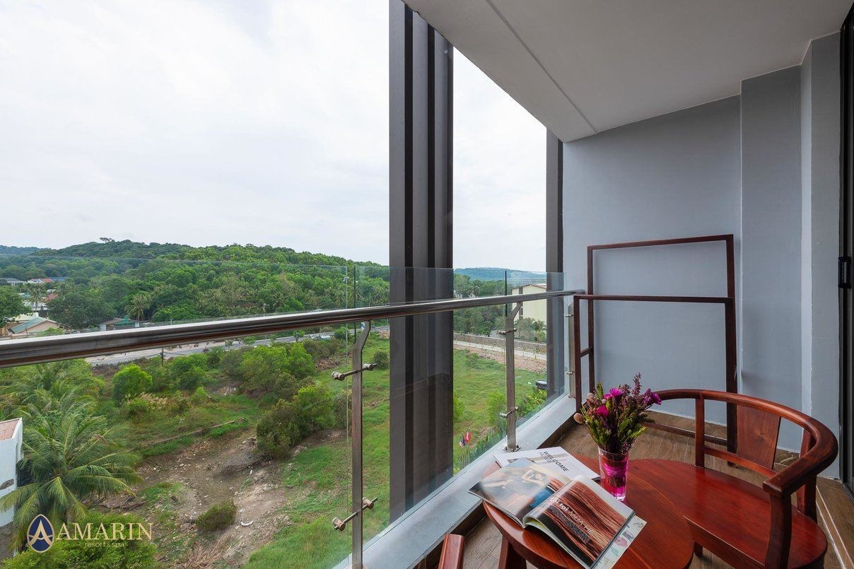 rooms-deluxe-hill-view-balcony-child-without-extra-bed